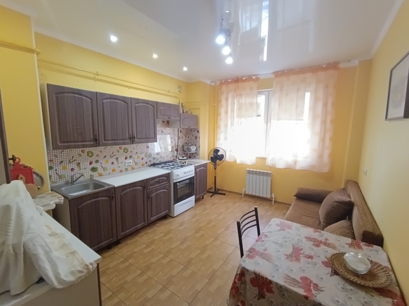 
   Продам 1-комнатную, 48 м², Шевченко ул, 288Б

. Фото 1.