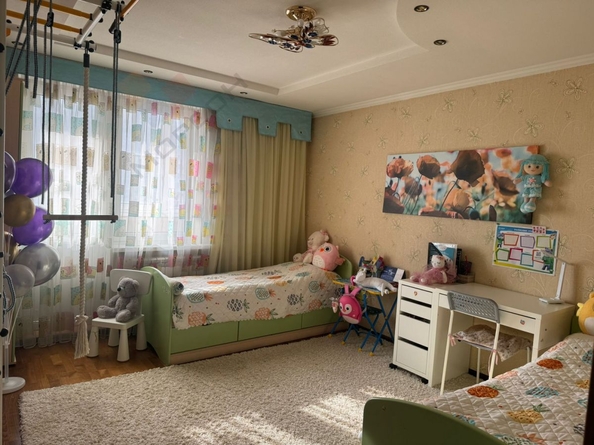 
   Продам 3-комнатную, 91.4 м², Монтажников ул, 5

. Фото 4.