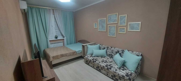 
   Продам 1-комнатную, 32 м², Парковая ул, 64Ак3

. Фото 1.