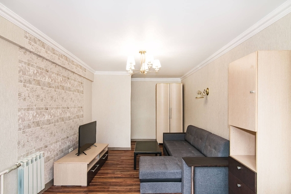 
   Продам 2-комнатную, 47.6 м², Роз ул, 46

. Фото 4.