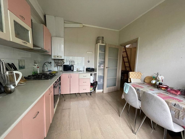 
   Продам 4-комнатную, 113 м², Макаренко ул, 8/6А

. Фото 3.