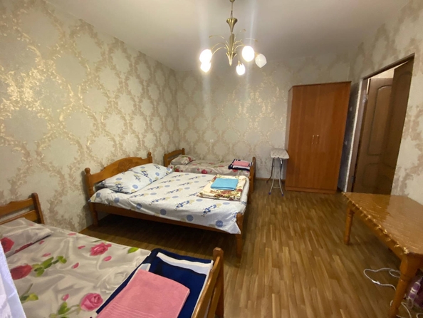 
   Продам 3-комнатную, 75.7 м², Победы ул, 111

. Фото 4.