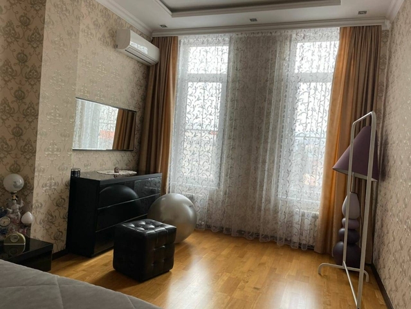 
   Продам 2-комнатную, 55.6 м², Роз ул, 115/1

. Фото 2.