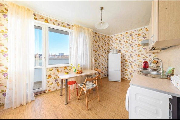 
   Продам 1-комнатную, 53 м², Юных Ленинцев ул, 10

. Фото 1.