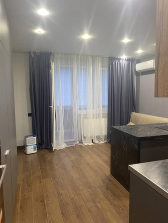 
   Продам 1-комнатную, 18 м², Тепличная ул, 83/1

. Фото 2.