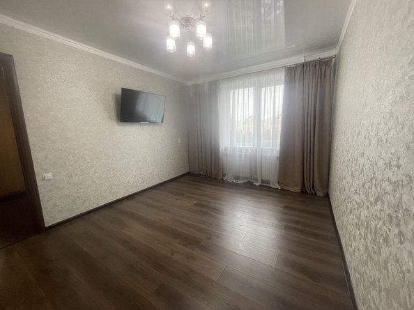 
   Продам 2-комнатную, 66 м², Ленина ул, 175

. Фото 3.