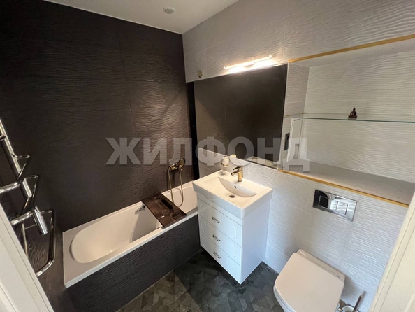 
   Продам 2-комнатную, 46.1 м², Мира пер, 98А

. Фото 13.