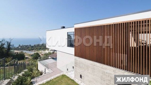 
   Продам дом, 400 м², Сочи

. Фото 2.