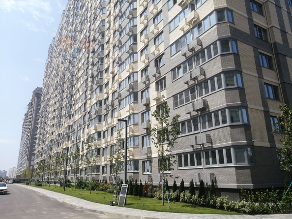 
   Продам 1-комнатную, 39.6 м², Мачуги В.Н. ул, 166/Ак2

. Фото 2.