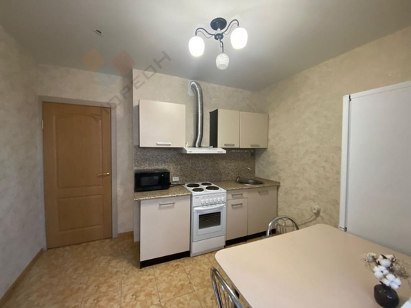 
   Продам 1-комнатную, 32 м², Героев-Разведчиков ул, 10

. Фото 3.