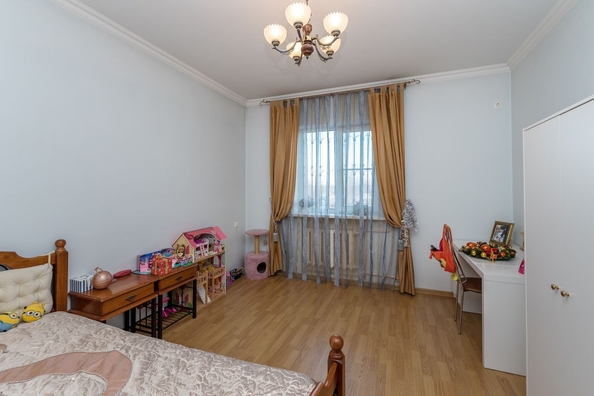 
   Продам дом, 240 м², Краснодар

. Фото 11.