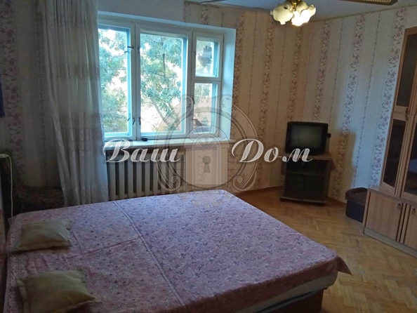 
   Продам 3-комнатную, 65.1 м², Короленко ул, 6

. Фото 11.