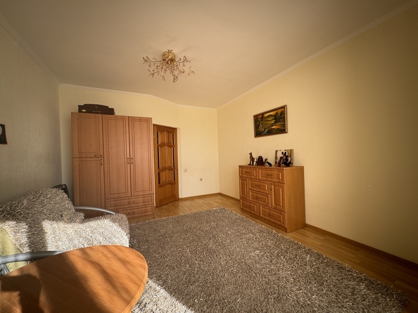 
   Продам 3-комнатную, 120 м², Краснозеленых ул, 29/12

. Фото 3.