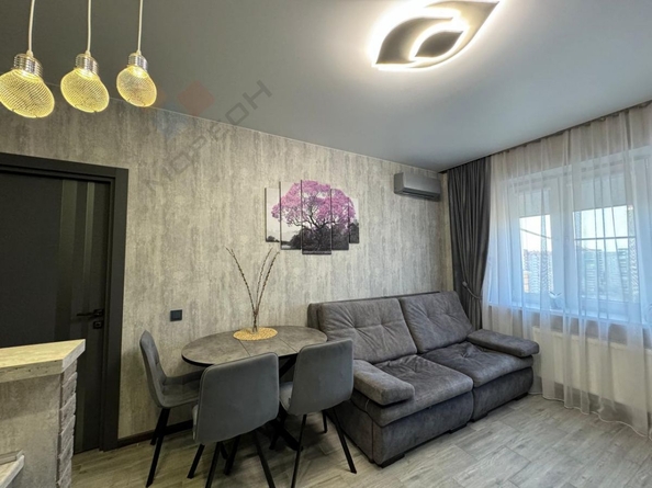 
   Продам 2-комнатную, 54 м², Героя Сарабеева В.И. ул, 5к5

. Фото 10.