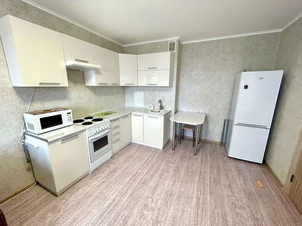 
   Продам 1-комнатную, 40 м², Ленина ул, 233

. Фото 5.