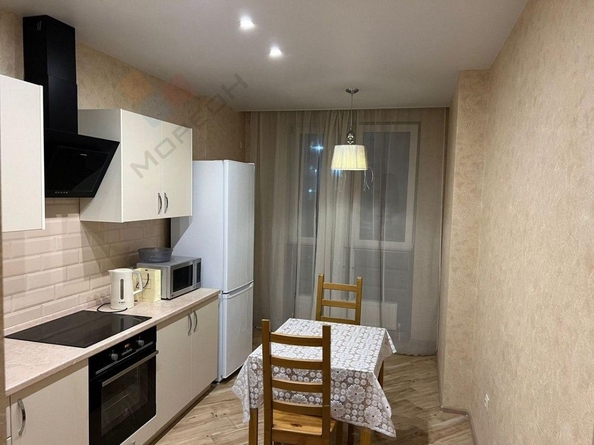 
   Продам 1-комнатную, 40 м², Симиренко ул, 16

. Фото 1.