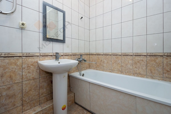 
   Продам 1-комнатную, 34.8 м², Селезнева ул, 4/10

. Фото 24.