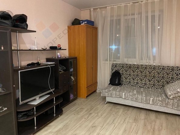 
   Продам 1-комнатную, 32.4 м², Шевцова ул, 1/к2

. Фото 2.