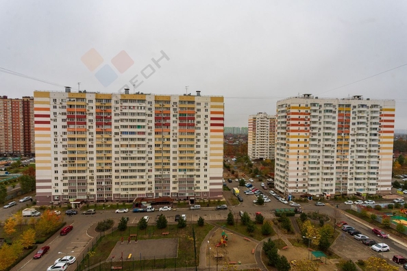 
   Продам 3-комнатную, 89.7 м², Героя Яцкова И.В. ул, 28

. Фото 26.