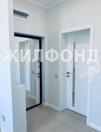 
   Продам 2-комнатную, 42 м², Севастопольская ул, 8/1

. Фото 2.