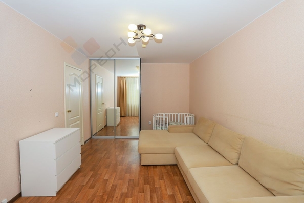 
   Продам 1-комнатную, 37.4 м², Героев-Разведчиков ул, 28

. Фото 4.