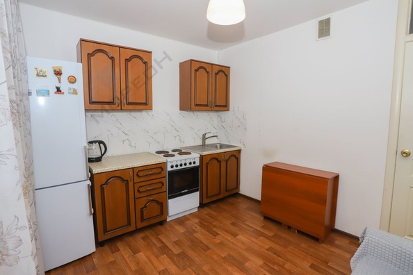 
   Продам 1-комнатную, 37.4 м², Героев-Разведчиков ул, 28

. Фото 8.