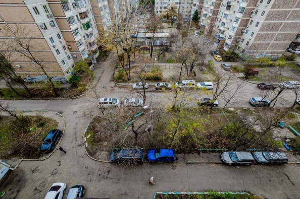 
   Продам 1-комнатную, 38.3 м², 70-летия Октября ул, 26

. Фото 19.