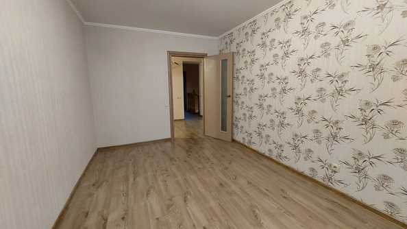 
   Продам 4-комнатную, 110 м², Астраханская ул, 77

. Фото 3.