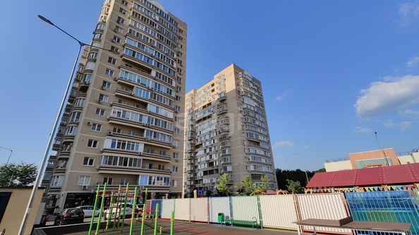 
   Продам 3-комнатную, 92.2 м², Круговая ул, 4в/1

. Фото 33.