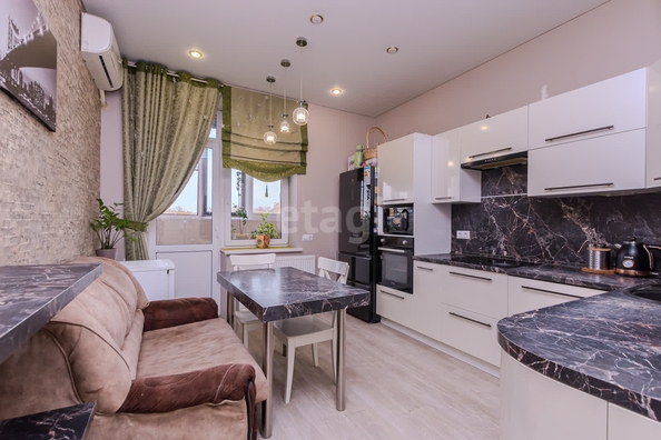 
   Продам 2-комнатную, 62.5 м², Шоссе Нефтяников ул, 22/1

. Фото 1.