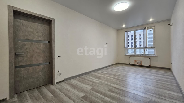 
   Продам 2-комнатную, 48.5 м², Питерская ул, 40/1

. Фото 1.