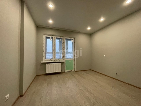 
   Продам 1-комнатную, 38.3 м², Питерская ул, 40

. Фото 20.