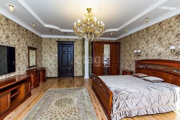 
   Продам 3-комнатную, 270 м², Баварская ул, 8

. Фото 18.