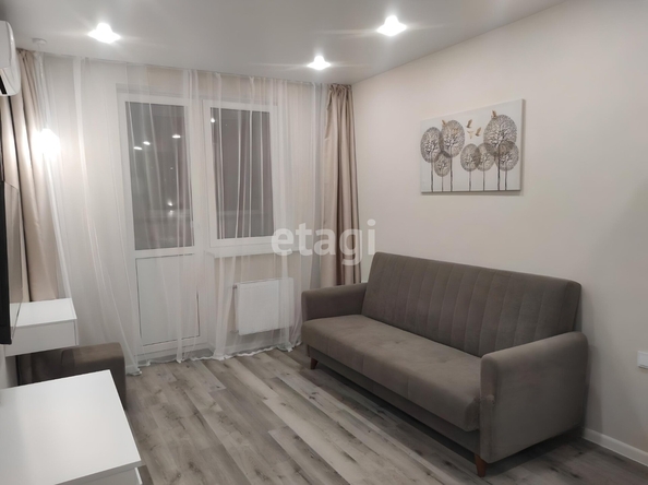 
   Продам 1-комнатную, 38.6 м², Уральская ул, 71/3

. Фото 1.