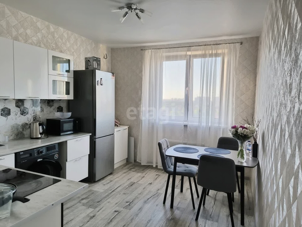 
   Продам 2-комнатную, 60 м², Домбайская ул, 10

. Фото 2.