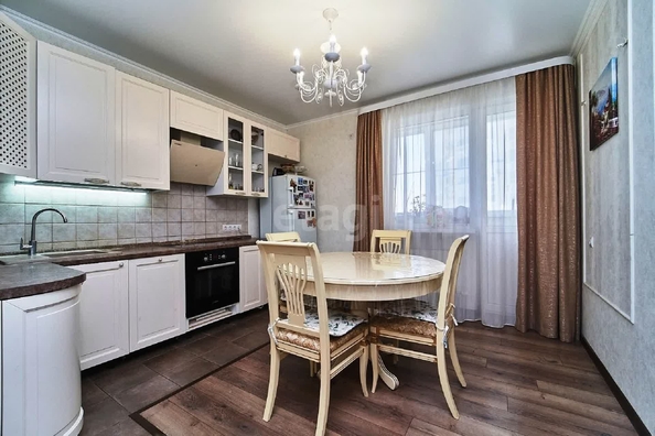 
   Продам 2-комнатную, 56.5 м², Шоссе Нефтяников ул, 18/1

. Фото 2.