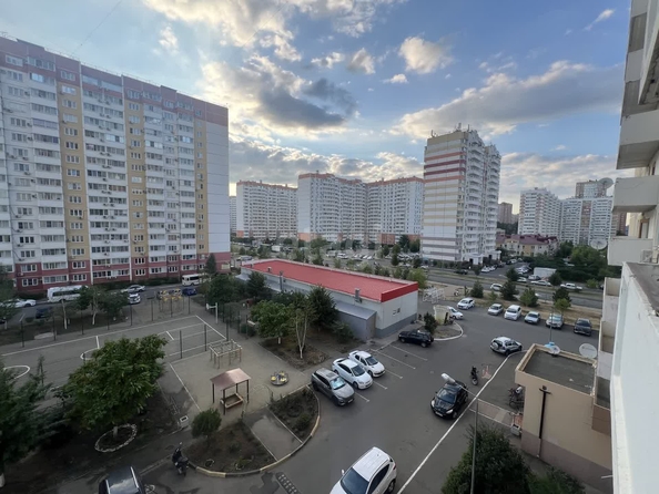 
   Продам 3-комнатную, 84.1 м², Черкасская ул, 72

. Фото 40.