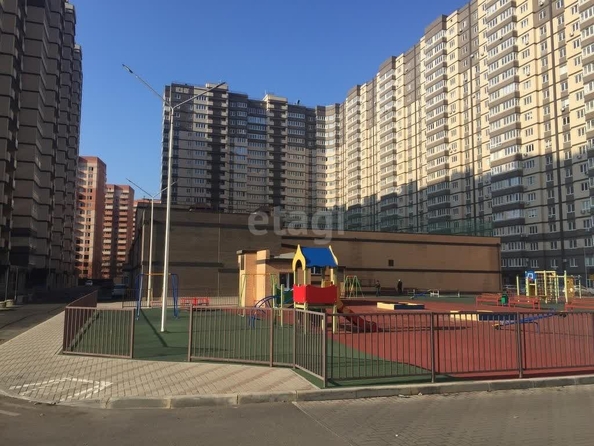 
   Продам 3-комнатную, 75.4 м², Стахановская ул, 1/5  4

. Фото 12.