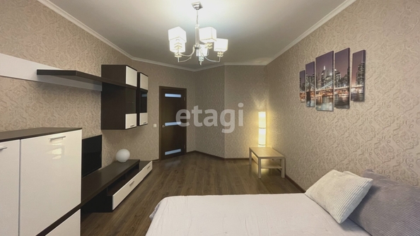 
   Продам 1-комнатную, 51.3 м², Клары Лучко б-р, 14/2

. Фото 1.