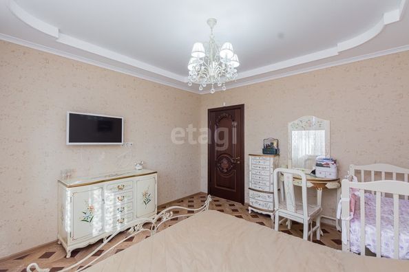 
   Продам 4-комнатную, 153 м², Клары Лучко б-р, 10

. Фото 3.