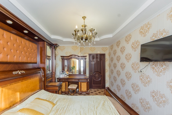 
   Продам 4-комнатную, 153 м², Клары Лучко б-р, 10

. Фото 16.