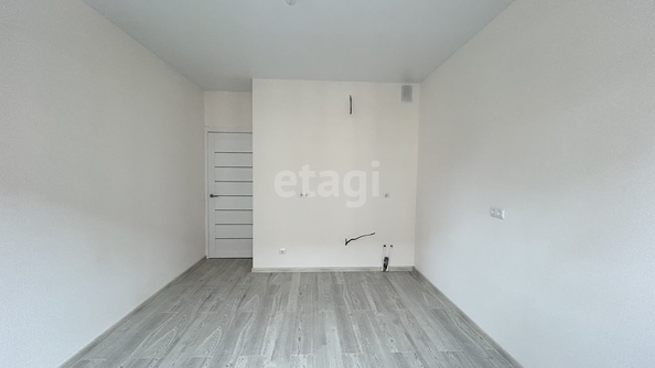 
   Продам 1-комнатную, 33.4 м², Скандинавская ул, 1/8

. Фото 2.