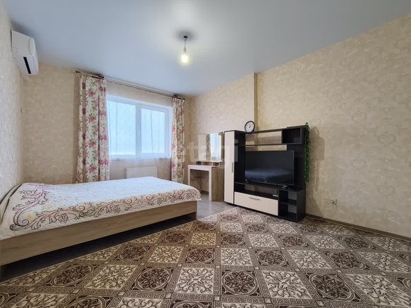 
   Продам 1-комнатную, 36.7 м², Репина пр-д, 3

. Фото 2.