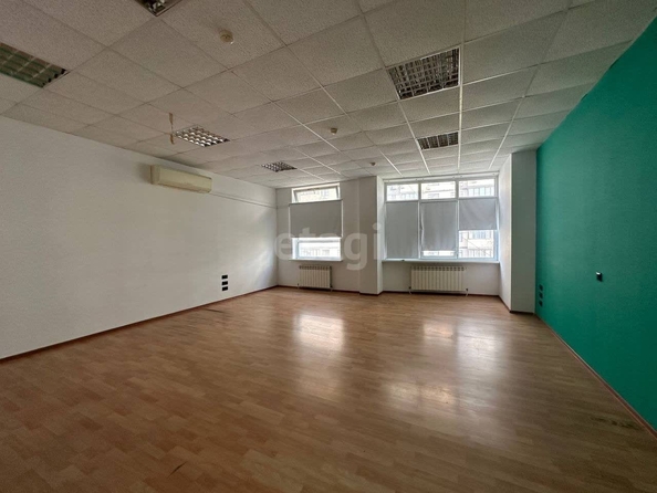 
   Сдам офис, 250 м², Шоссе Нефтяников ул, 37/3

. Фото 5.