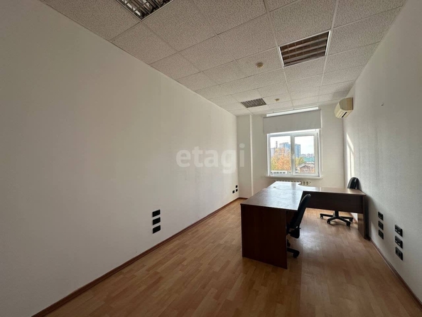 
   Сдам офис, 250 м², Шоссе Нефтяников ул, 37/3

. Фото 10.