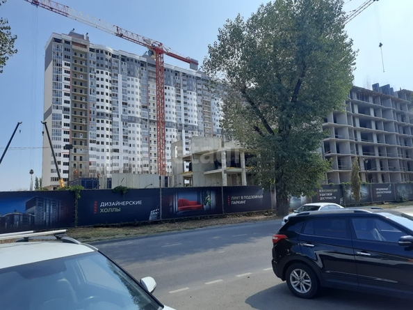 
   Продам 1-комнатную, 42.1 м², Режиссёр, литера 3

. Фото 2.