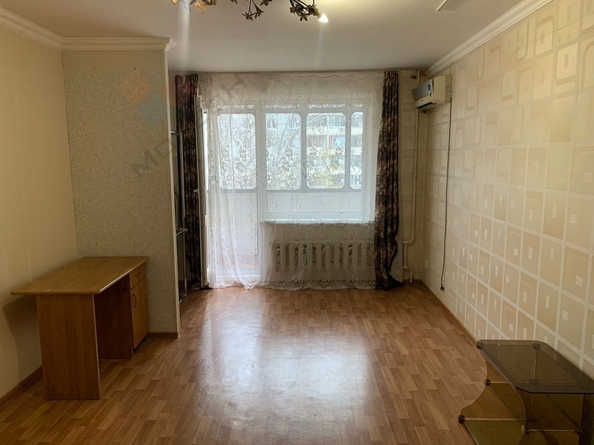 
   Продам 3-комнатную, 79.7 м², Думенко ул, 33

. Фото 1.