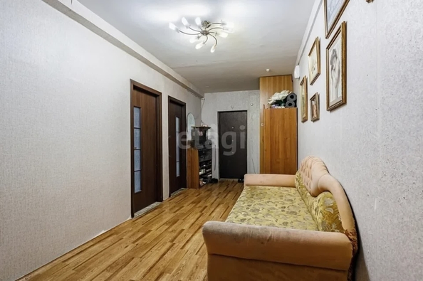 
   Продам 3-комнатную, 91 м², Репина пр-д, 42

. Фото 10.