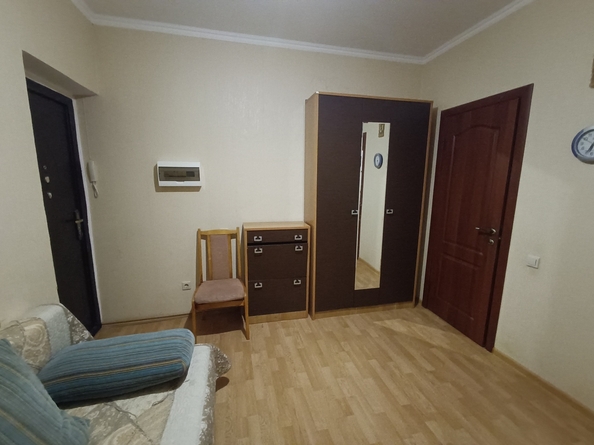 
   Продам 1-комнатную, 50 м², Промышленная ул, 9

. Фото 1.