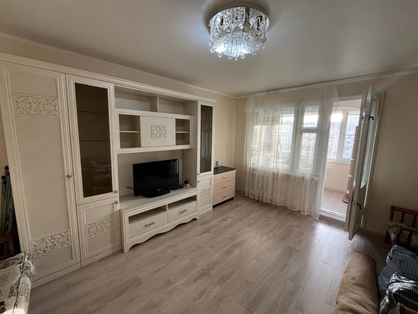 
   Продам 1-комнатную, 48 м², Ленина ул, 143

. Фото 3.